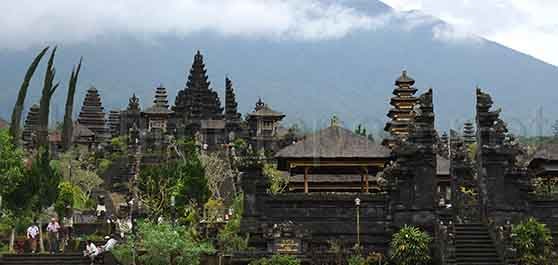 معبد پورا بیساکیه - بالی