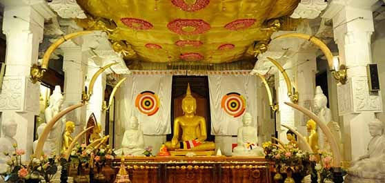 معبد دندان مقدس در کندی - سریلانکا